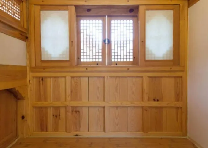 Korean Traditional House Built By Masters Pensión Seúl
