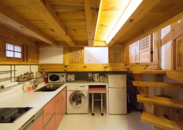 Korean Traditional House Built By Masters * Seúl